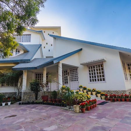 Hotel Saffron Leaf W567 Dehradun Zewnętrze zdjęcie