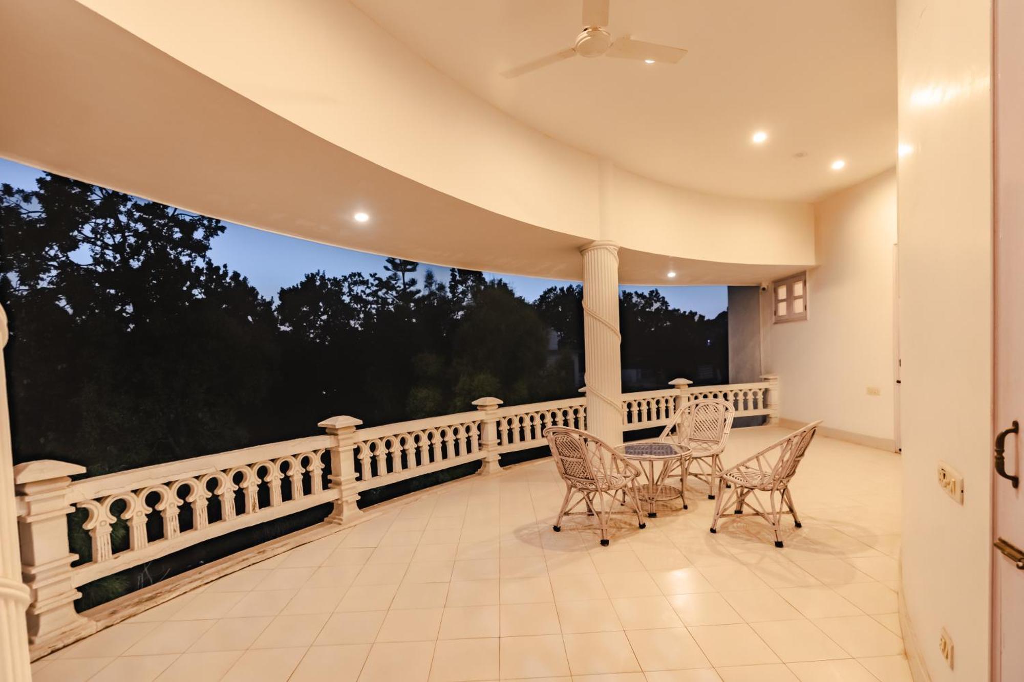 Hotel Saffron Leaf W567 Dehradun Zewnętrze zdjęcie