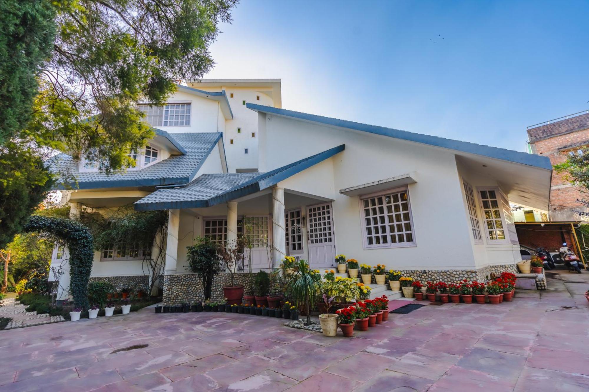 Hotel Saffron Leaf W567 Dehradun Zewnętrze zdjęcie