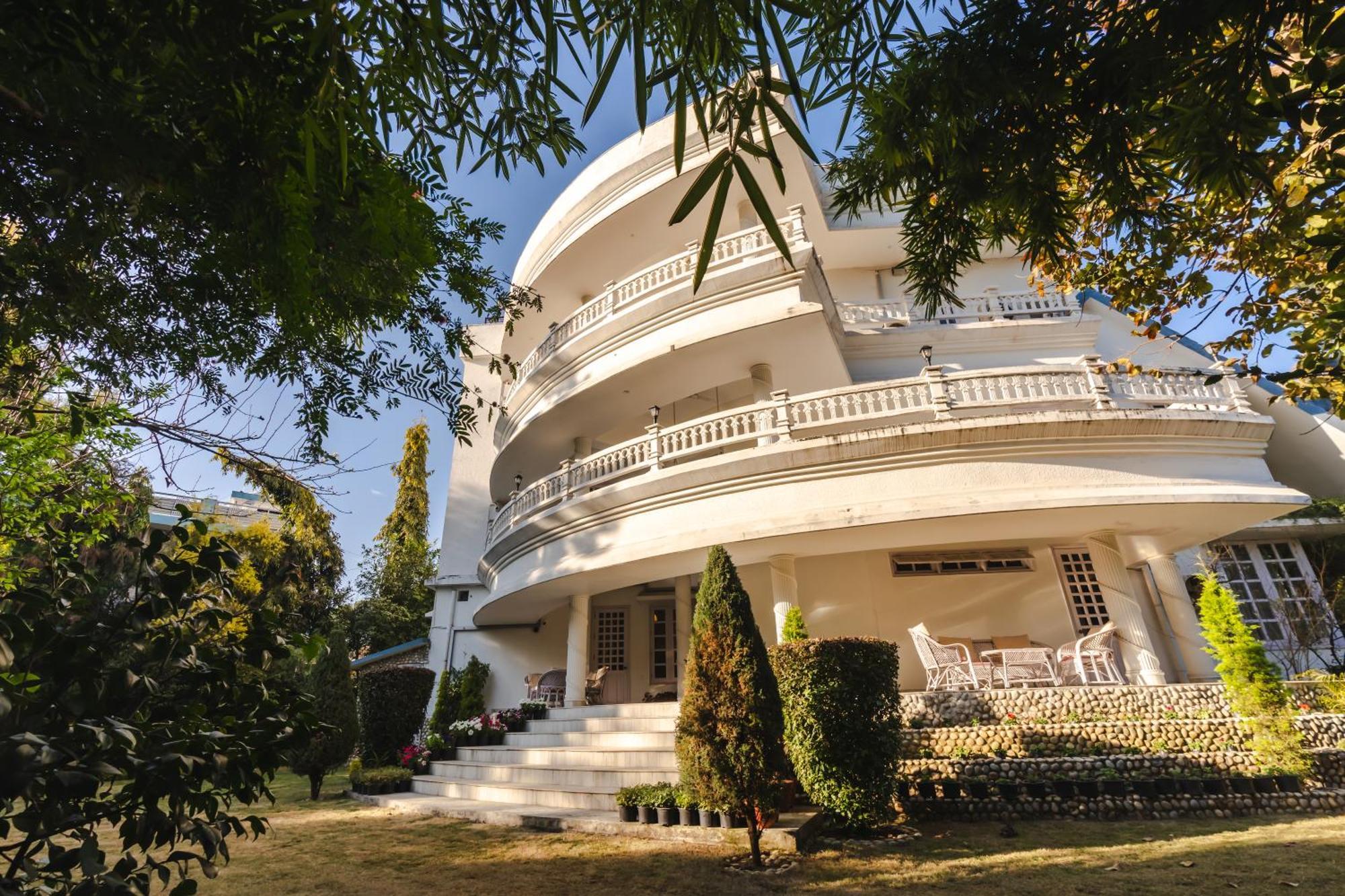 Hotel Saffron Leaf W567 Dehradun Zewnętrze zdjęcie